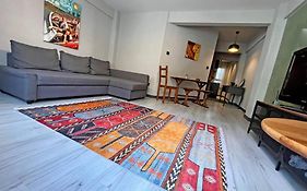 Central & Cosy Flat For 4 Person